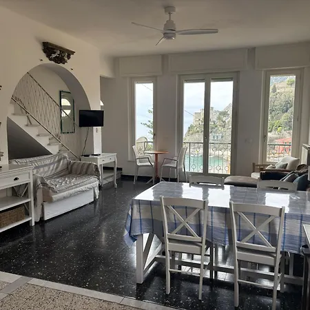 La Casa Di Gino In The Centre With Sea View شقة *
