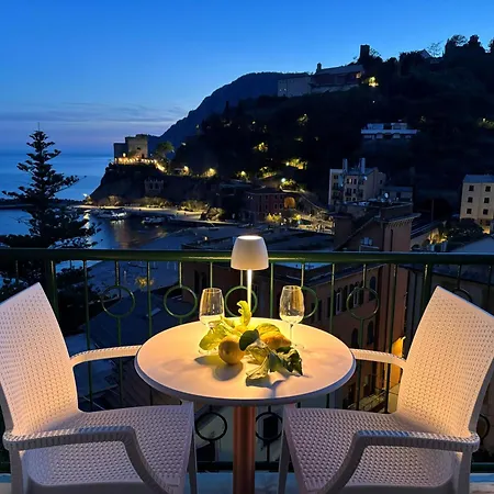 La Casa Di Gino In The Centre With Sea View *